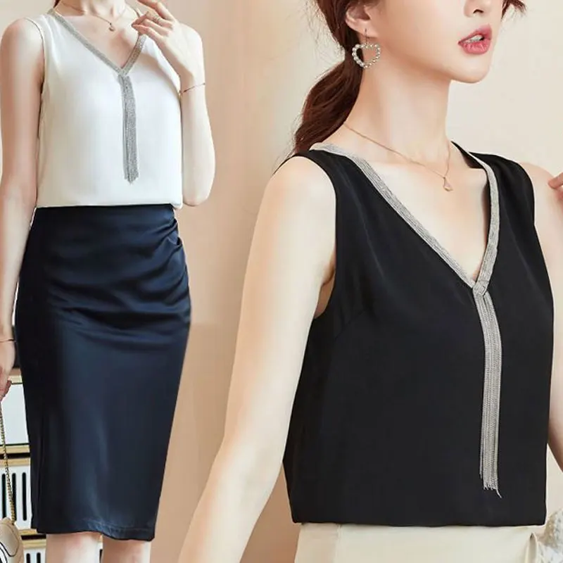 Casual Solid Color Sleeveless Vest Chic Diamonds Tassel Summer Chain All-match Female Clothing V-Neck Tops Stylish Pullovers
Casual Solid Color Sleeveless Vest Chic Diamonds Tassel Summer Chain All-match Female Clothing V-Neck Tops Stylish Pullovers