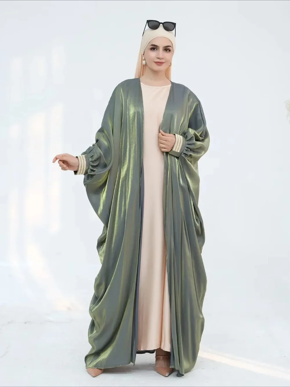 Ид Мусульманские женщины Абая Шелковистый кардиган Платья Халат Рамадан Джалабия Марокко Дубай Открытый Абая Кафтан 2026 Саудовская Аравия Vestidos
Ид Мусульманские женщины Абая Шелковистый кардиган Платья Халат Рамадан Джалабия Марокко Дубай Открытый Абая Кафтан 2026 Саудовская Аравия Vestidos