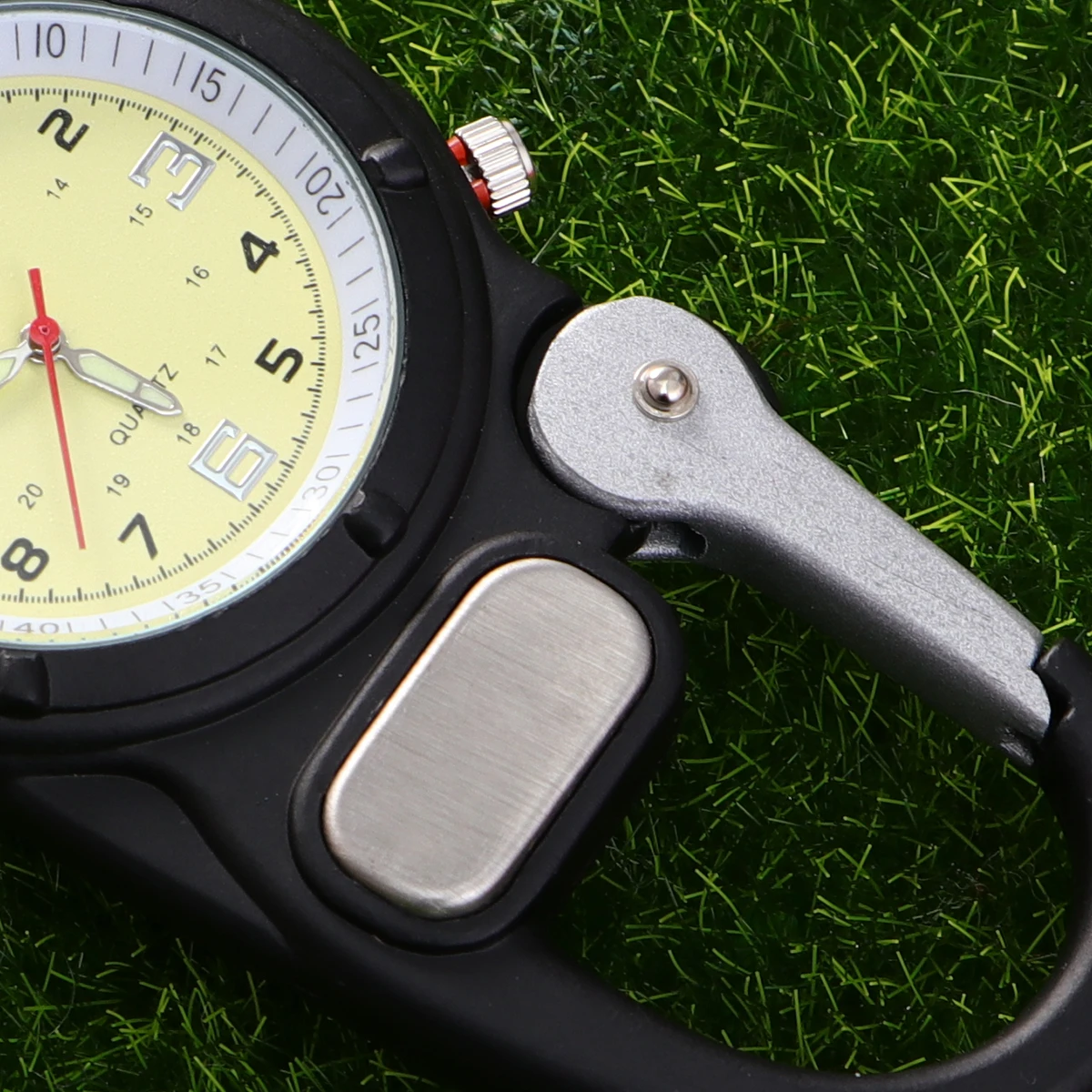1pc Carabiner Watch Outdoor Clip-on Buckle Fob Watches for Mountaineering Durable Light Climbing Accessories Hiking Gear
1pc Carabiner Watch Outdoor Clip-on Buckle Fob Watches for Mountaineering Durable Light Climbing Accessories Hiking Gear