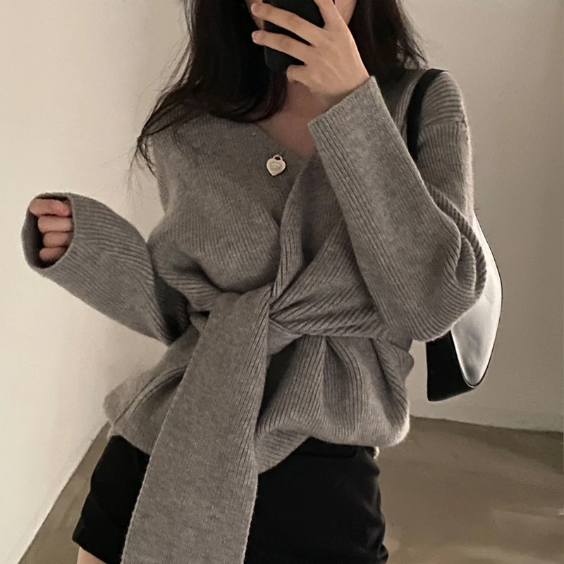 Korean style Crossover V-Neck Tie Warm Sweater Waist Cinching Knit Sweater Women
Korean style Crossover V-Neck Tie Warm Sweater Waist Cinching Knit Sweater Women