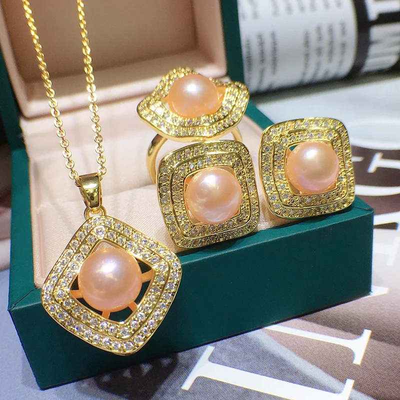 Freshwater Pearl Necklace Set Luster Strong Light 18k Full Diamond Micro Inlay Fashion Versatile Elegant Style Holiday Gif
Freshwater Pearl Necklace Set Luster Strong Light 18k Full Diamond Micro Inlay Fashion Versatile Elegant Style Holiday Gif