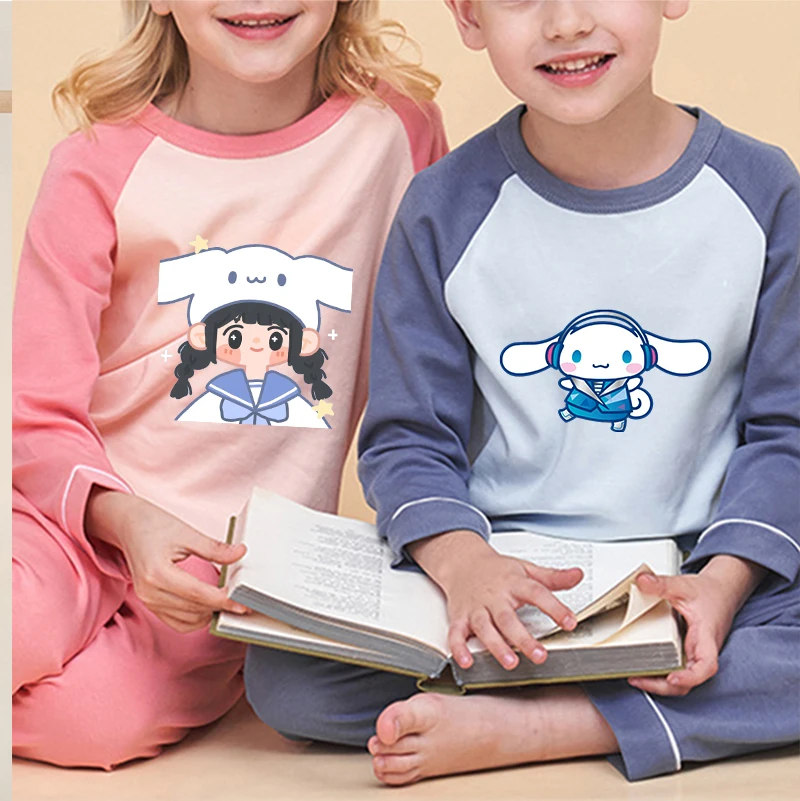 Милый детский пижамный комплект Cinnamoroll из 100% хлопка, одежда для маленьких девочек и мальчиков, пижама, футболка с длинным рукавом и штаны с героями мультфильмов
Милый детский пижамный комплект Cinnamoroll из 100% хлопка, одежда для маленьких девочек и мальчиков, пижама, футболка с длинным рукавом и штаны с героями мультфильмов