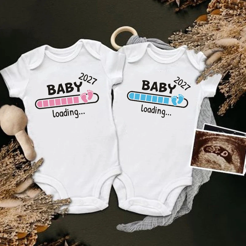 Pregnancy Gender Reveal Baby Loading 2027 Announcement Baby Bodysuit Twins Newborn Romper Clothes Funny Boys Girls Outfits
Pregnancy Gender Reveal Baby Loading 2027 Announcement Baby Bodysuit Twins Newborn Romper Clothes Funny Boys Girls Outfits