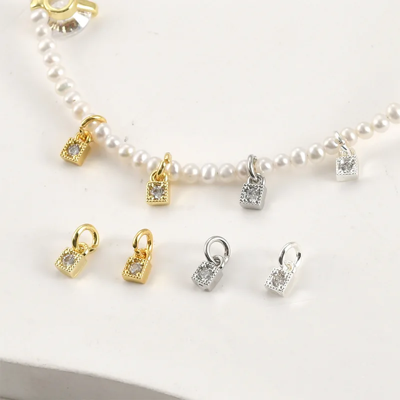 Медный кулон с покрытием под 14-каратное золото, с одним цирконием, квадратной формы, для самостоятельного изготовления браслетов и ожерелий, аксессуар для рукоделия
Медный кулон с покрытием под 14-каратное золото, с одним цирконием, квадратной формы, для самостоятельного изготовления браслетов и ожерелий, аксессуар для рукоделия