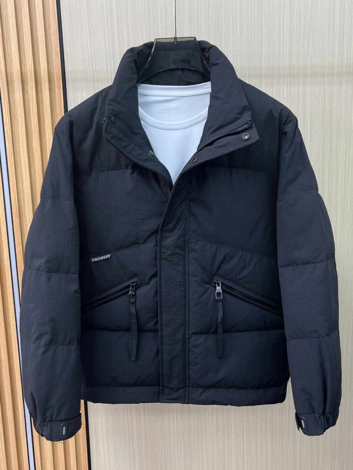 Легкая мужская зимняя куртка-пуховик в корейском стиле, приталенная, повседневная, теплая, для молодежи, на каждый день
Легкая мужская зимняя куртка-пуховик в корейском стиле, приталенная, повседневная, теплая, для молодежи, на каждый день