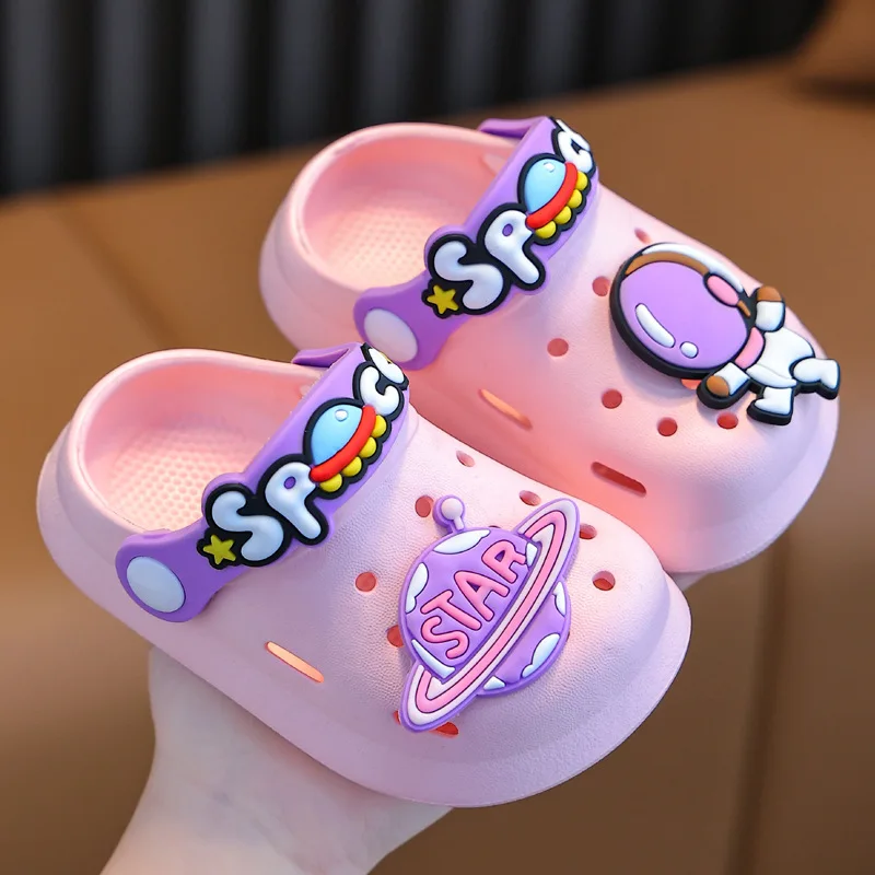 five colors Unisex Round Head Slippers kids Summer Cartoon Cave Hole Sandals 2023 Garden Beach Slippers Non-Slip Soft Shoes
five colors Unisex Round Head Slippers kids Summer Cartoon Cave Hole Sandals 2023 Garden Beach Slippers Non-Slip Soft Shoes