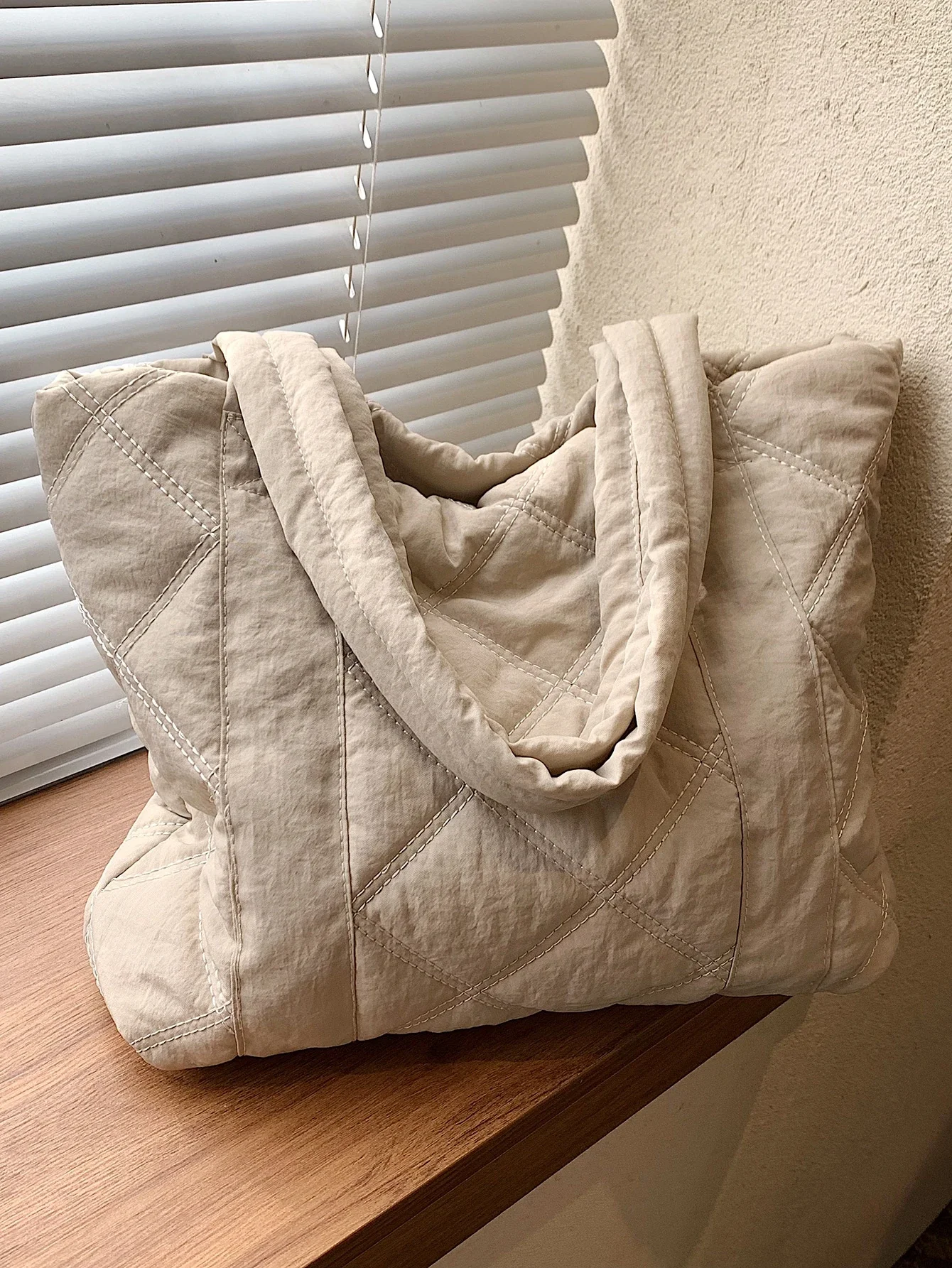 Minimalist Quilted Tote Bag, Mothers Day Gift For Mom, Stylish Linen, PVC Bag For Groceries & Gifts School Bag For Graduate, Tee
Minimalist Quilted Tote Bag, Mothers Day Gift For Mom, Stylish Linen, PVC Bag For Groceries & Gifts School Bag For Graduate, Tee