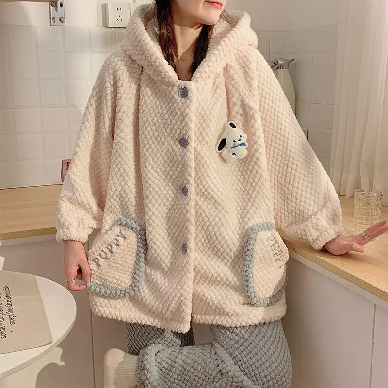 Женский пижамный комплект Sanrio Pochacco из кораллового флиса, новая осенне-зимняя коллекция, с плюшевой подкладкой, толстый, милый домашний костюм
Женский пижамный комплект Sanrio Pochacco из кораллового флиса, новая осенне-зимняя коллекция, с плюшевой подкладкой, толстый, милый домашний костюм