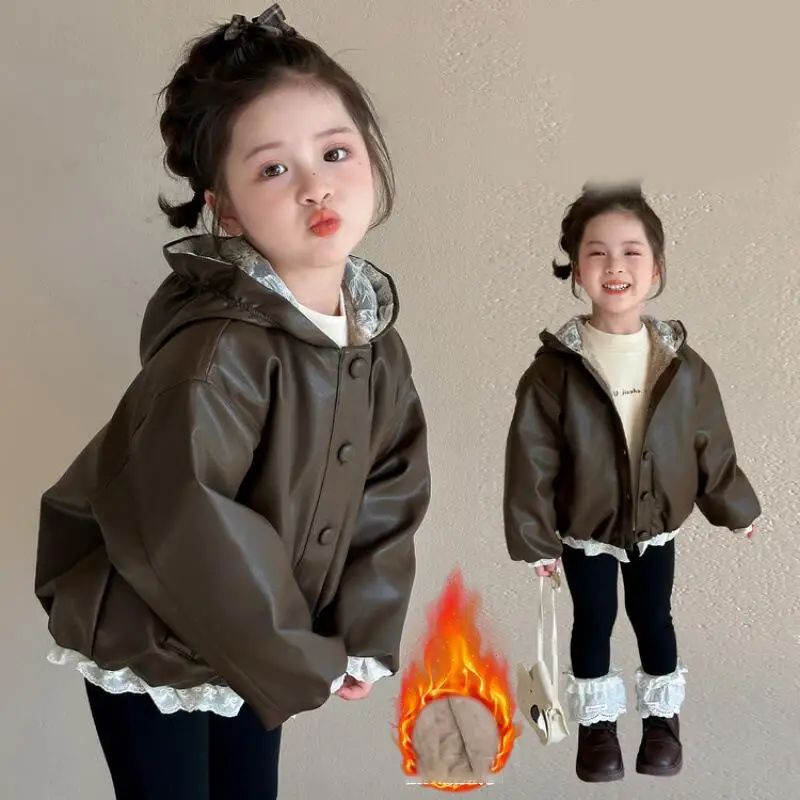 Популярная утепленная зимняя кожаная куртка для девочек, осенние топы, толстовка, кружевное пальто, универсальное детское кавайное модное сохраняющее тепло, новая повседневная одежда
Популярная утепленная зимняя кожаная куртка для девочек, осенние топы, толстовка, кружевное пальто, универсальное детское кавайное модное сохраняющее тепло, новая повседневная одежда