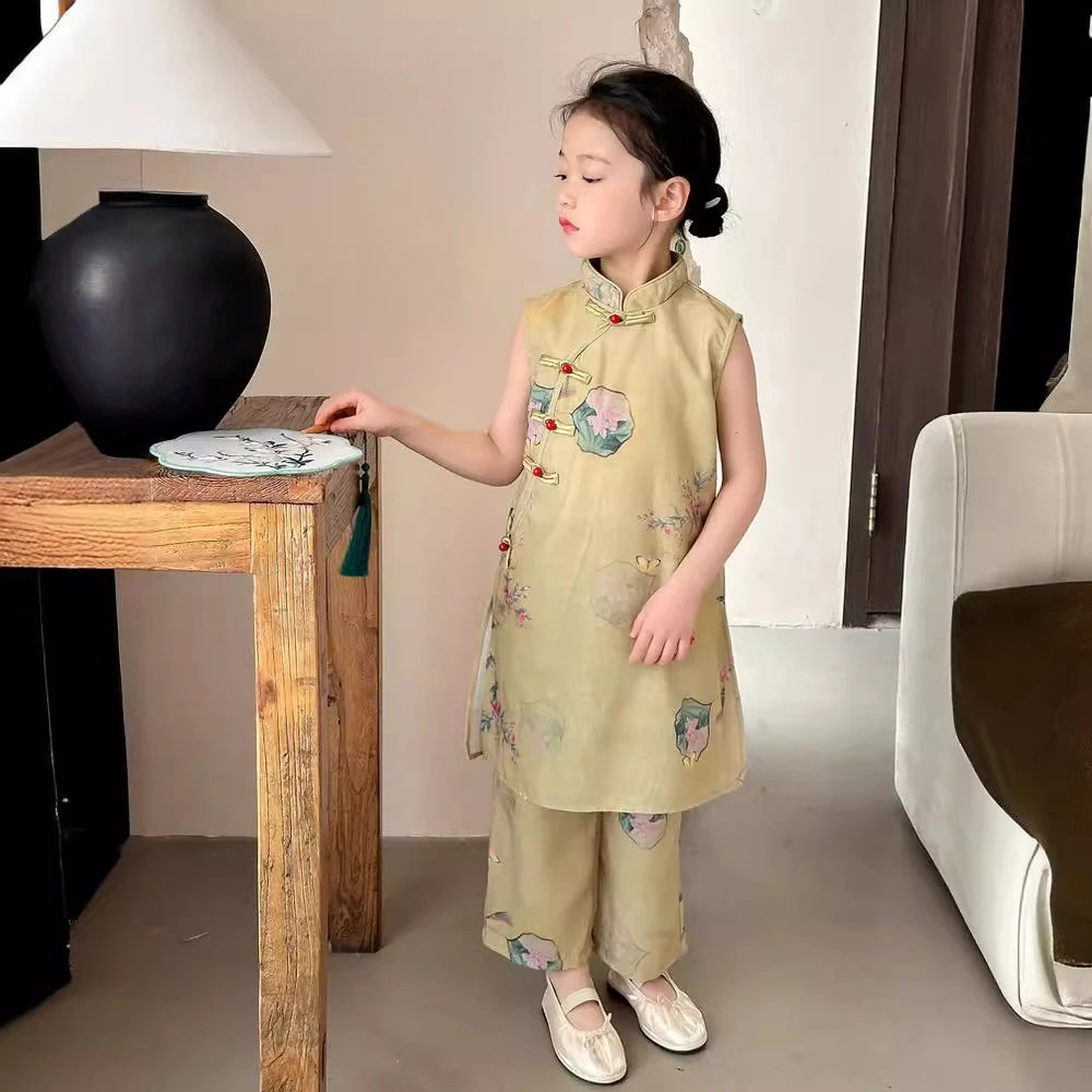 Girls Dress Set 2024 Summer New Style Children Dress Children New Chinese Pants Two-piece Set Girls Cheongsam Simple Skirt
Girls Dress Set 2024 Summer New Style Children Dress Children New Chinese Pants Two-piece Set Girls Cheongsam Simple Skirt