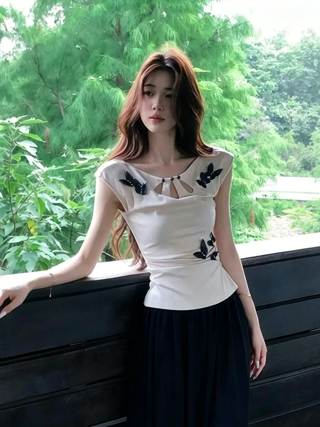 New Chinese Style National Trend Ink Print Hollow Peach Short Sleeve Women Summer Small Fly Sleeve Slim Short Top
New Chinese Style National Trend Ink Print Hollow Peach Short Sleeve Women Summer Small Fly Sleeve Slim Short Top