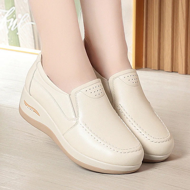 4.5cm Comfortable Breathable Soft Leather Loafers Thick Platform Wedges Shoes 2025 Autumn Slip on Casual Moccasins Office Mom
4.5cm Comfortable Breathable Soft Leather Loafers Thick Platform Wedges Shoes 2025 Autumn Slip on Casual Moccasins Office Mom