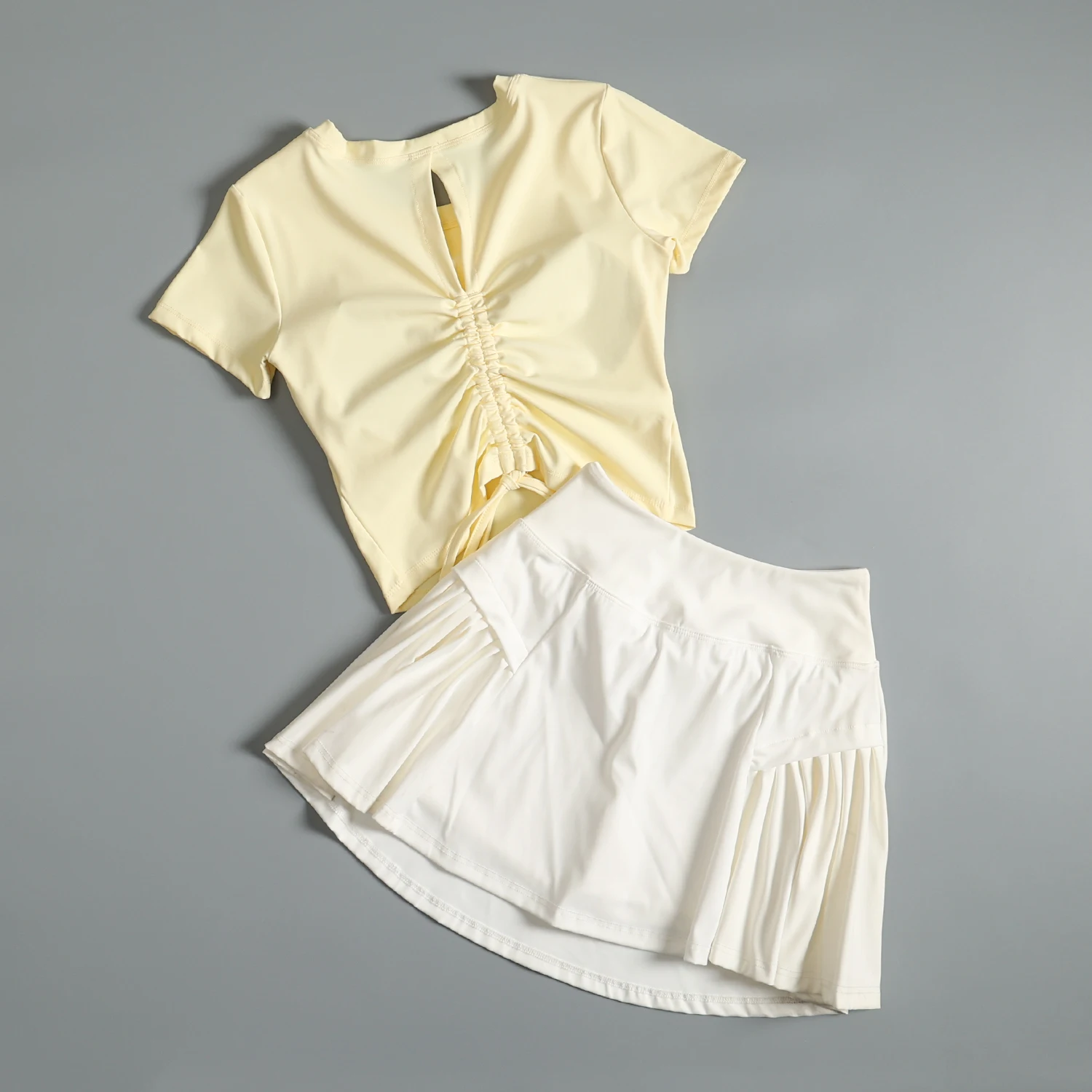 Спортивный костюм для женщин, летний высококачественный тонкий костюм для йоги, бега с короткими рукавами, модный костюм для бадминтона, тенниса и фитнеса
Спортивный костюм для женщин, летний высококачественный тонкий костюм для йоги, бега с короткими рукавами, модный костюм для бадминтона, тенниса и фитнеса