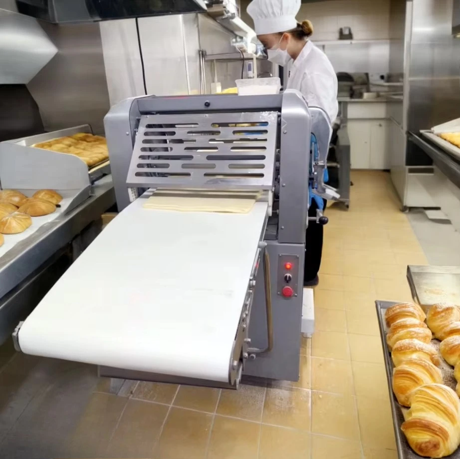 Коммерческая промышленная складная дешевая машина для раскатки хлебобулочных изделий, электрическая турецкая баклава, машина для раскатки теста Phyllo для круассана, питы, хлеба
Коммерческая промышленная складная дешевая машина для раскатки хлебобулочных изделий, электрическая турецкая баклава, машина для раскатки теста Phyllo для круассана, питы, хлеба