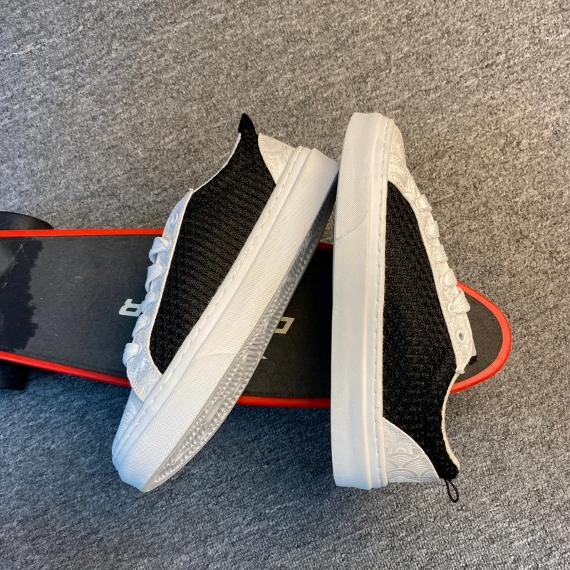 2026 minimalist black and white contrast low-top shoes for men, trendy jacquard casual board shoes, large sizes 36-48, fashion
2026 minimalist black and white contrast low-top shoes for men, trendy jacquard casual board shoes, large sizes 36-48, fashion