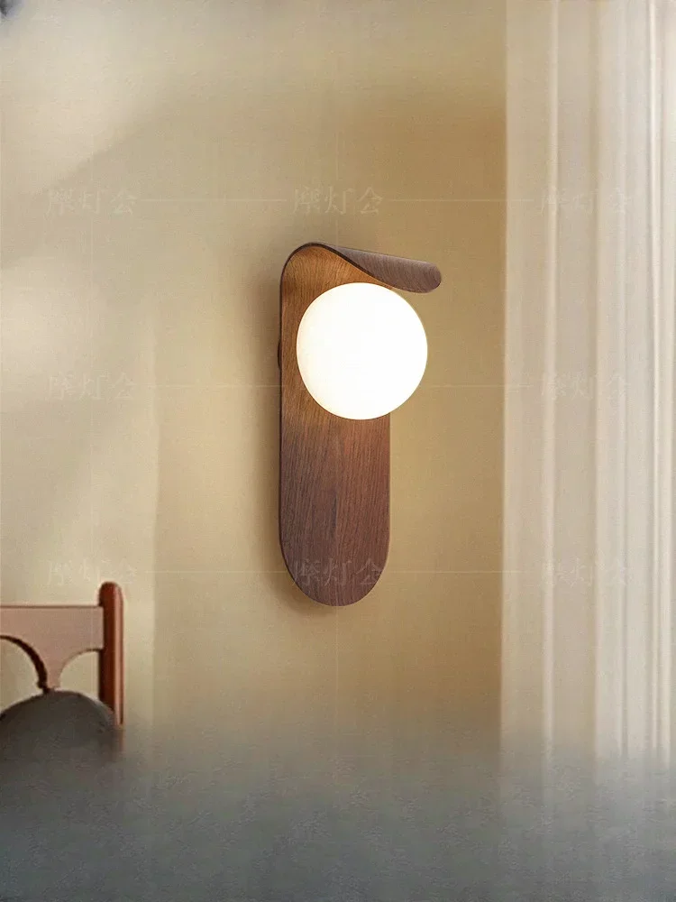 Bedside wall lamp, log wind wall lamp, aisle entrance TV background wall, modern simple French style
Bedside wall lamp, log wind wall lamp, aisle entrance TV background wall, modern simple French style