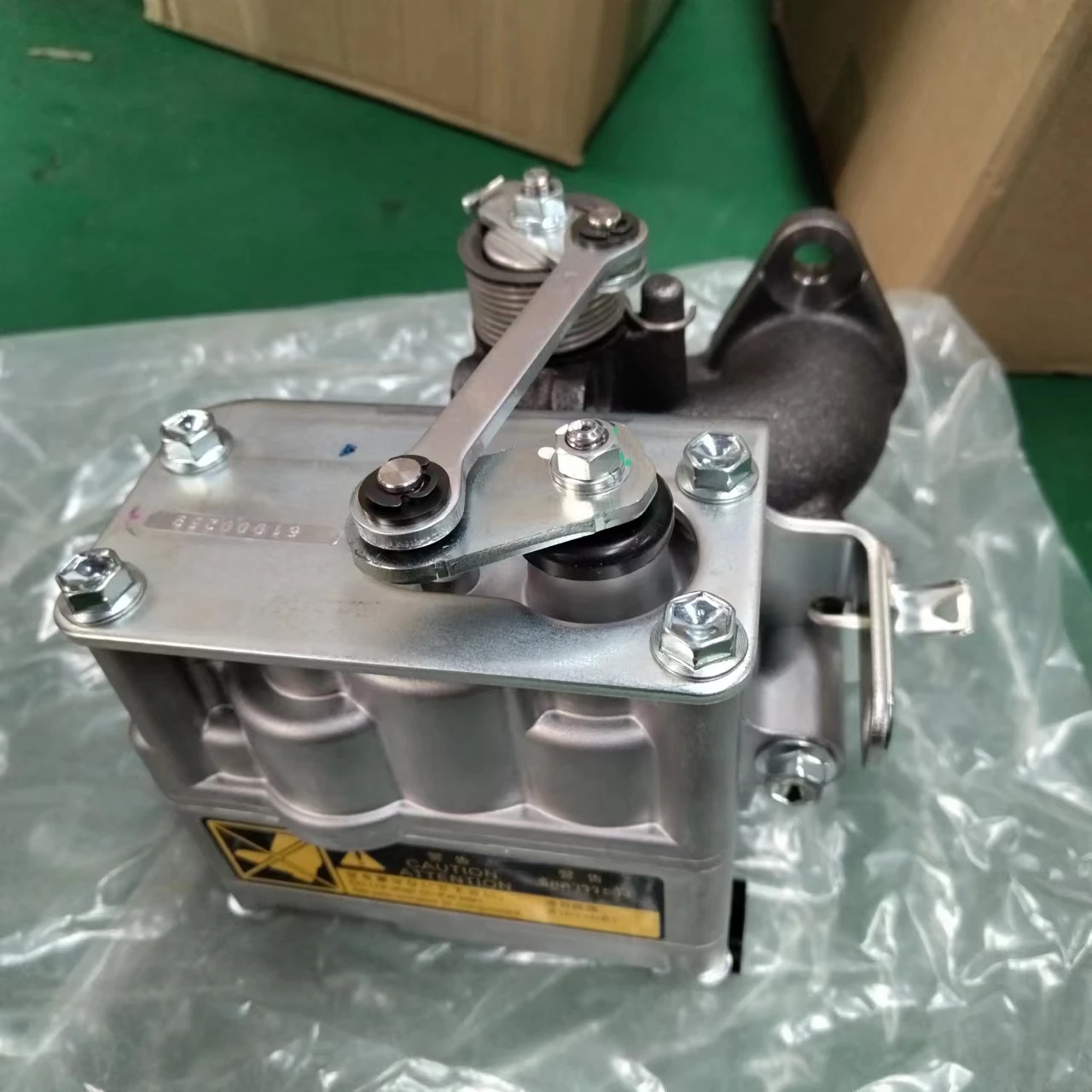 E13C EGR Valve Assy 25620-E0220 Suitable for Hino Truck 700 E13C Diesel Engine
E13C EGR Valve Assy 25620-E0220 Suitable for Hino Truck 700 E13C Diesel Engine