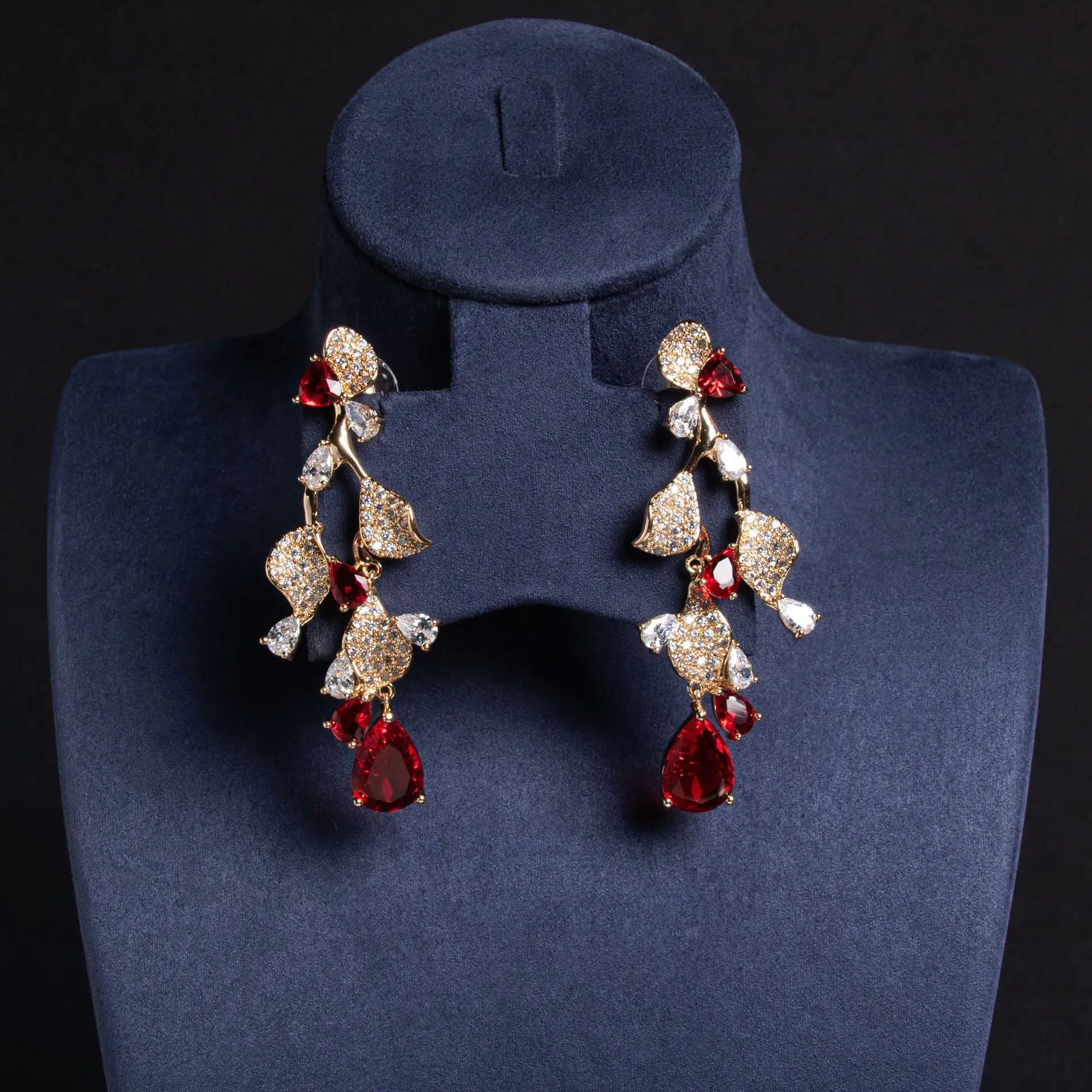 Minimalist Geometric Copper-Zircon Earrings - Multi-Faceted Red Zircon Matrix Red Gem Center
Minimalist Geometric Copper-Zircon Earrings - Multi-Faceted Red Zircon Matrix Red Gem Center