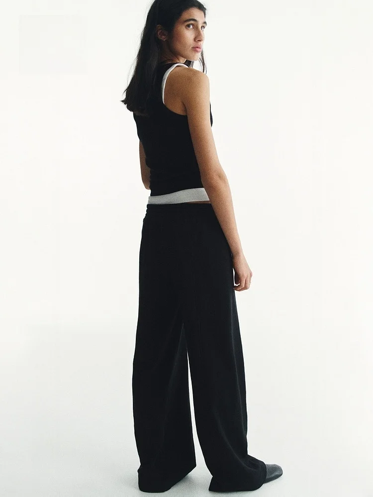 Новые летние женские широкие брюки-джоггеры H&M 1329679 с естественной талией, длинные, из смесового полиэстера и хлопка, удобные повседневные брюки
Новые летние женские широкие брюки-джоггеры H&M 1329679 с естественной талией, длинные, из смесового полиэстера и хлопка, удобные повседневные брюки