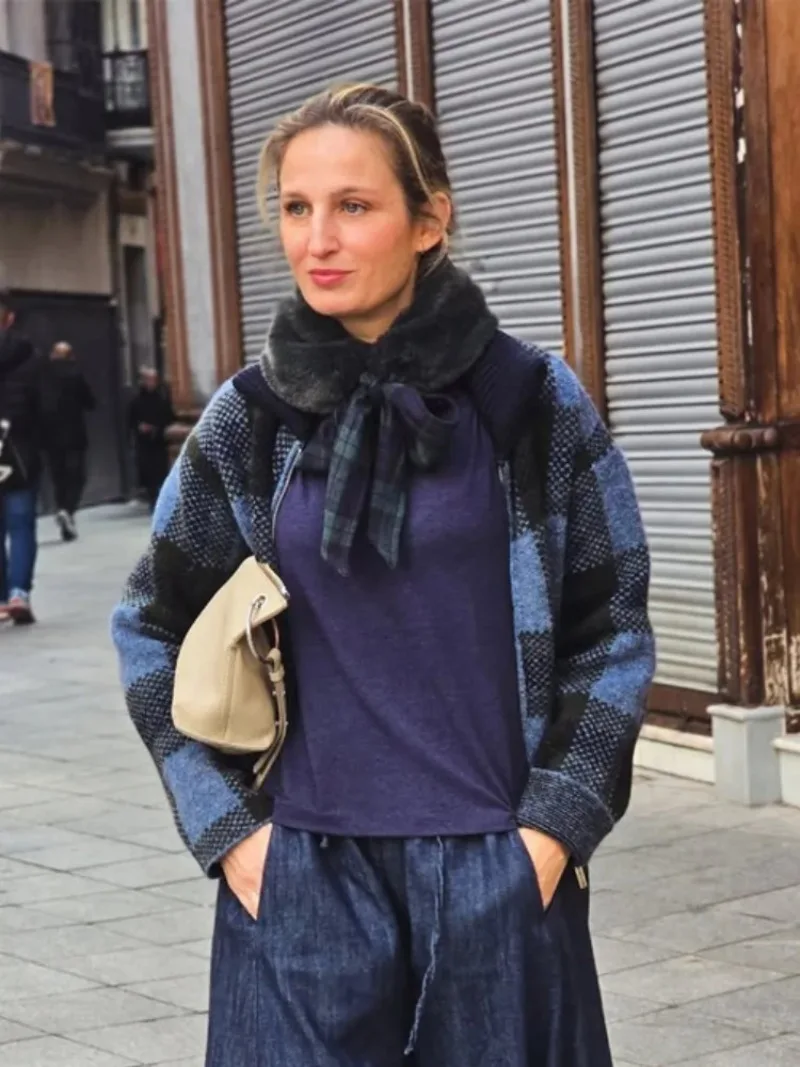 Короткая куртка на молнии с v-образным вырезом, 2026, женская весенне-осенняя повседневная верхняя одежда, женский шикарный клетчатый вязаный кардиган, пальто
Короткая куртка на молнии с v-образным вырезом, 2026, женская весенне-осенняя повседневная верхняя одежда, женский шикарный клетчатый вязаный кардиган, пальто