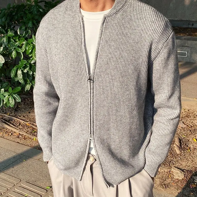 Осенне-зимний однотонный вязаный кардиган для мужчин, универсальный повседневный простой свитер на молнии, однотонный топ с круглым вырезом
Осенне-зимний однотонный вязаный кардиган для мужчин, универсальный повседневный простой свитер на молнии, однотонный топ с круглым вырезом