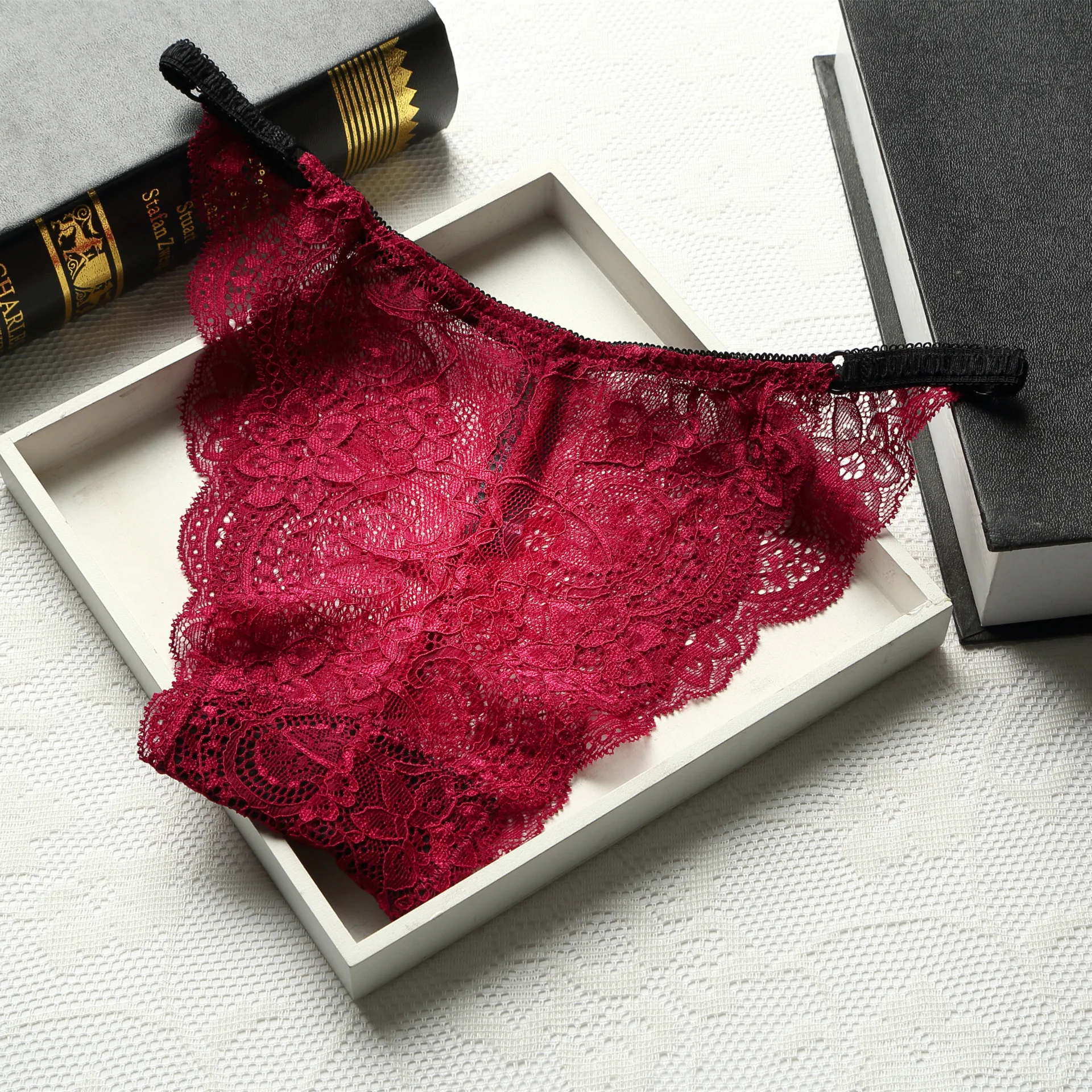 Sexy t-pants sports fitness breathable lace underwear women Mesh Panties Thongs String lingerie Briefs traceless Temptation
Sexy t-pants sports fitness breathable lace underwear women Mesh Panties Thongs String lingerie Briefs traceless Temptation