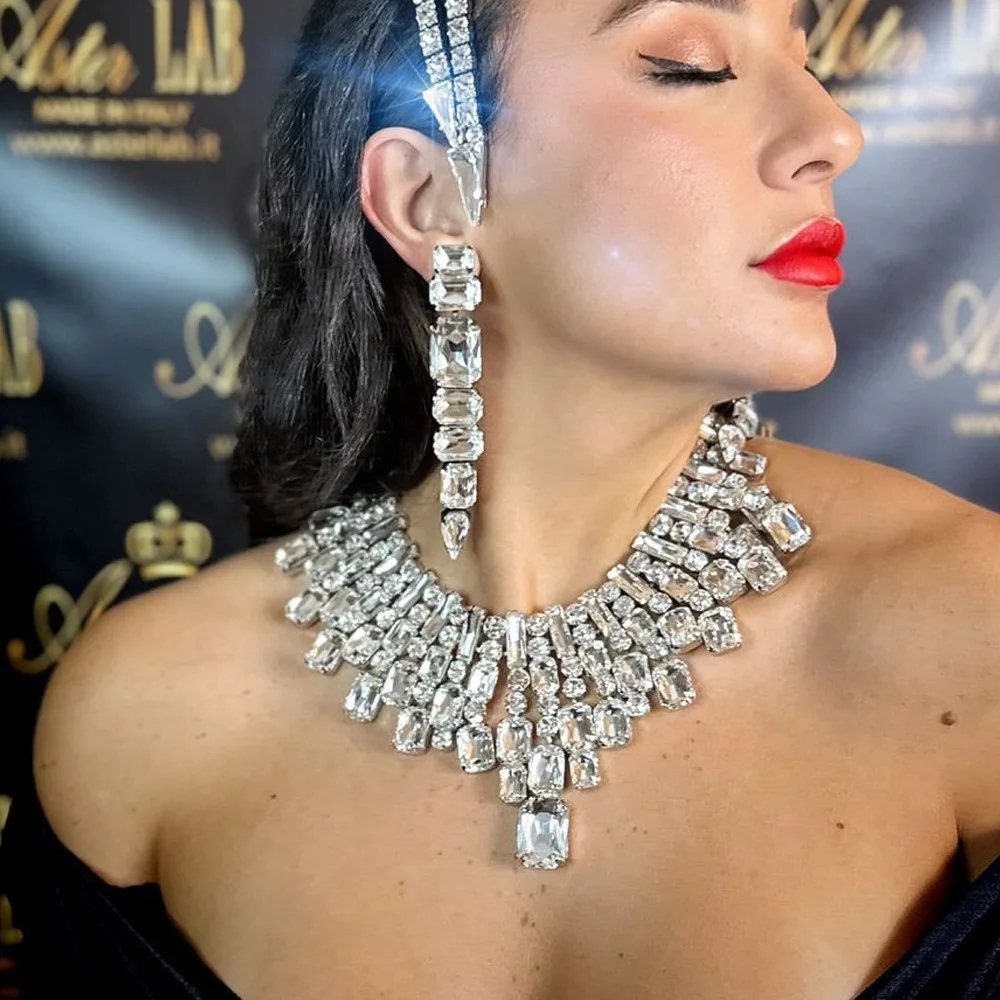 Stonefans большое геометрическое ожерелье-цепочка, регулируемая цепочка Drag Queen, ювелирные изделия, блестящая инкрустация, эффектное колье с воротником со стразами, Athestic
Stonefans большое геометрическое ожерелье-цепочка, регулируемая цепочка Drag Queen, ювелирные изделия, блестящая инкрустация, эффектное колье с воротником со стразами, Athestic