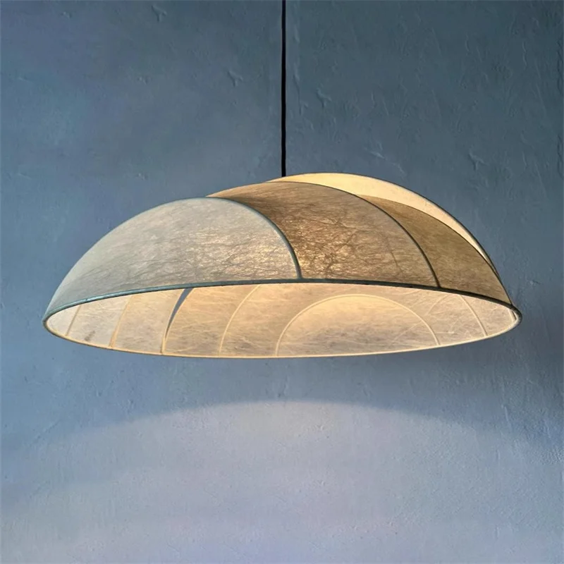 Ретро полукруглые шелковые подвесные светильники в стиле ваби-саби, ресторан, спальня, кабинет, креативный персонализированный подвесной светильник с металлическим блеском
Ретро полукруглые шелковые подвесные светильники в стиле ваби-саби, ресторан, спальня, кабинет, креативный персонализированный подвесной светильник с металлическим блеском