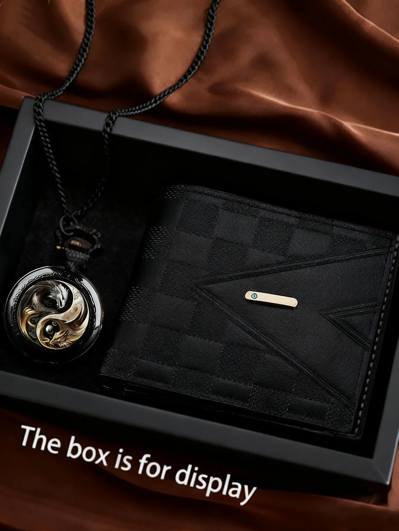 Colorful pattern medium-sized pocket watch retro flip decoration item pocket watch set
Colorful pattern medium-sized pocket watch retro flip decoration item pocket watch set
