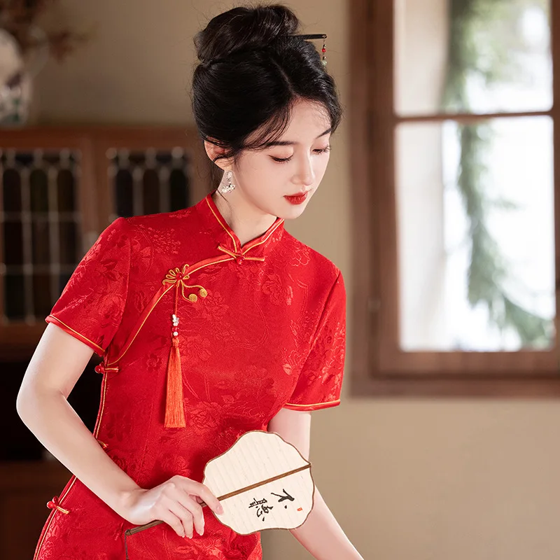 Yourqipao летнее красное модифицированное Cheongsam в стиле ретро с короткими рукавами, одежда для тостов, юбка, свадебное платье в китайском стиле, Ципао для женщин
Yourqipao летнее красное модифицированное Cheongsam в стиле ретро с короткими рукавами, одежда для тостов, юбка, свадебное платье в китайском стиле, Ципао для женщин