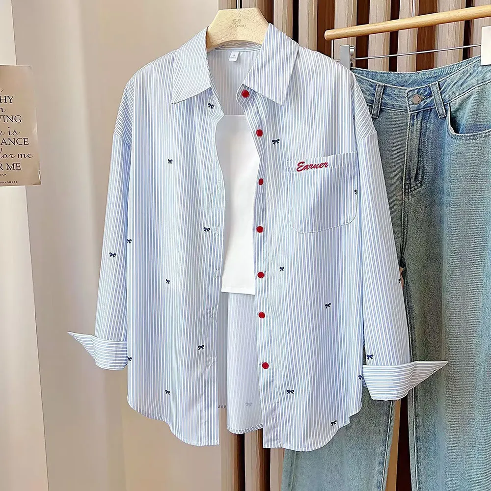 New Hot Sale Striped Pattern Women Shirt Satin Loose Long Sleeve Top Spring Summer Casual Single Breasted Blouse For Ladies
New Hot Sale Striped Pattern Women Shirt Satin Loose Long Sleeve Top Spring Summer Casual Single Breasted Blouse For Ladies
