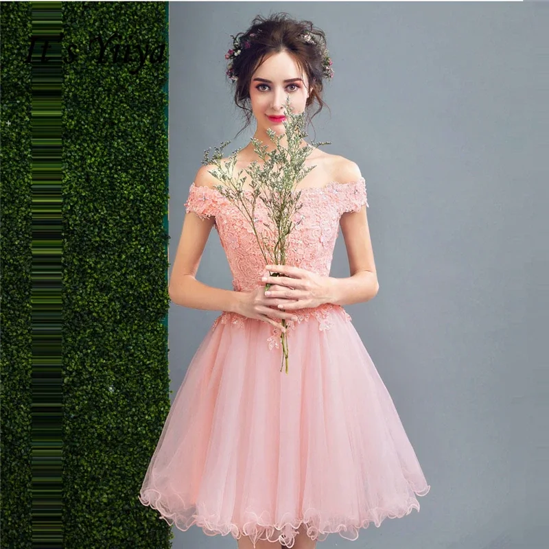 It's YiiYa Customized Prom Gown Pink Appliques Beads Off the Shoulder Knee-Length Plus size Woman party Gown vestido coctel
It's YiiYa Customized Prom Gown Pink Appliques Beads Off the Shoulder Knee-Length Plus size Woman party Gown vestido coctel