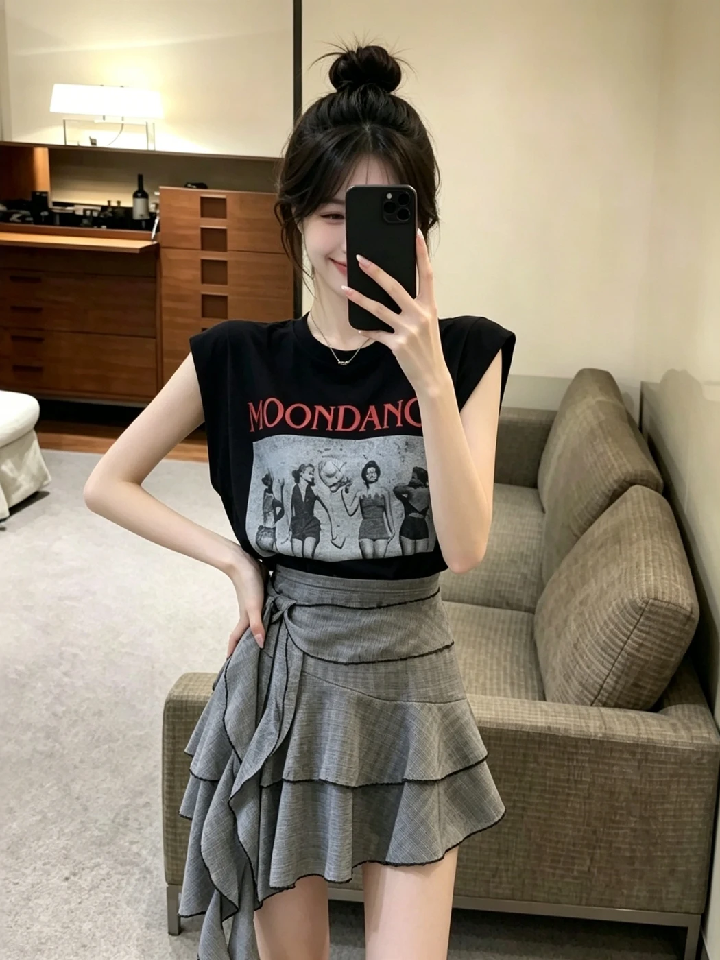 Retro American Print Sleeveless T-Shirt Skirt Set Women's Summer Refreshing Style Half-length A-line Skirt with Ruffle Hem
Retro American Print Sleeveless T-Shirt Skirt Set Women's Summer Refreshing Style Half-length A-line Skirt with Ruffle Hem