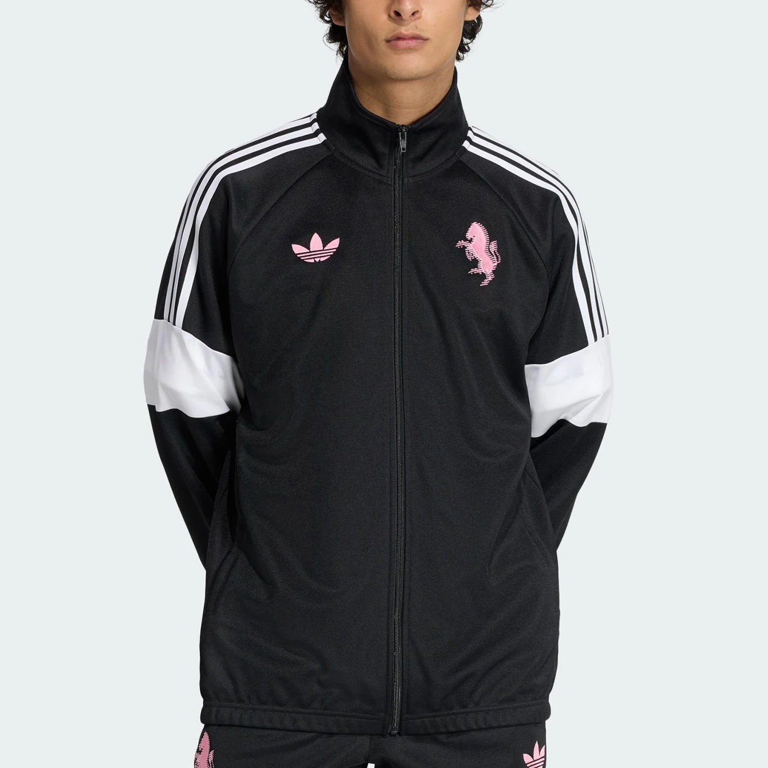Мужская спортивная куртка Adidas Originals Three-Leaf с воротником-стойкой и вышивкой KC7799
Мужская спортивная куртка Adidas Originals Three-Leaf с воротником-стойкой и вышивкой KC7799