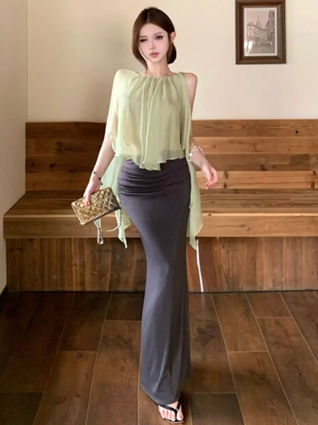 Elegant Two-Piece Set with Hugging Skirt Gentle Style Comfortable Summer Outfit Women's Fashion Casual Wear Cotton Material
Elegant Two-Piece Set with Hugging Skirt Gentle Style Comfortable Summer Outfit Women's Fashion Casual Wear Cotton Material