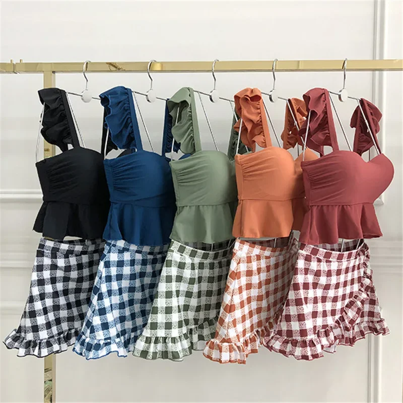 New Split Swimsuit Women Japanese and Korean Plaid Small Fresh Skirt Swimwear Vacation Bikini
New Split Swimsuit Women Japanese and Korean Plaid Small Fresh Skirt Swimwear Vacation Bikini