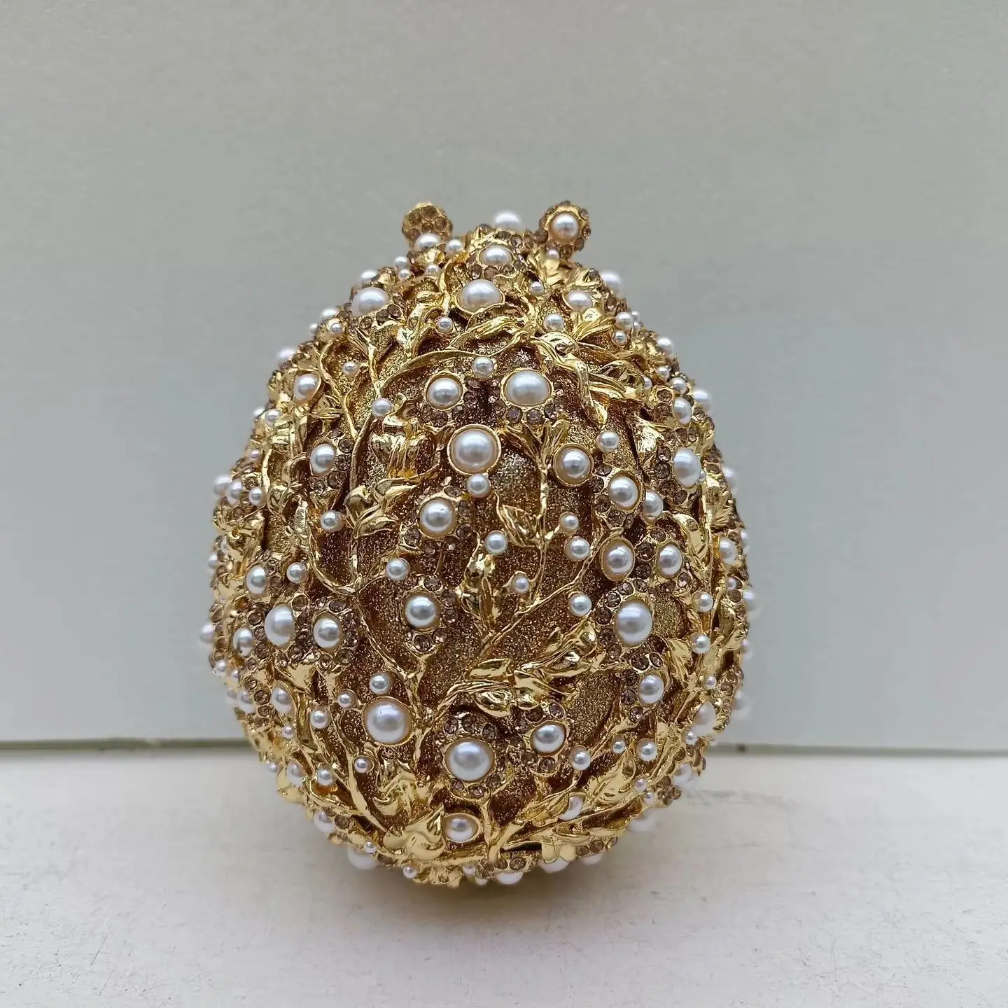 XIYUAN женские вечерние сумки овальной формы с бриллиантами, женские полые металлические сумки, жемчужные клатчи для свадебной вечеринки, кошелек с золотыми кристаллами
XIYUAN женские вечерние сумки овальной формы с бриллиантами, женские полые металлические сумки, жемчужные клатчи для свадебной вечеринки, кошелек с золотыми кристаллами