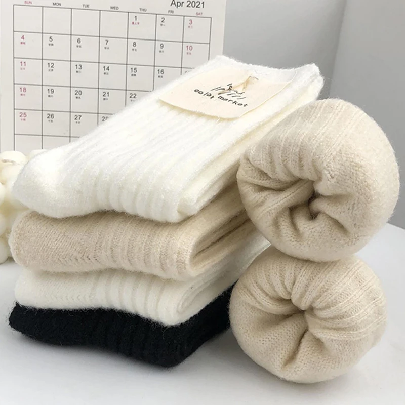 Women Wool Socks Warm Winter Thick Cashmere Casual Japanese Fashion Solid Color Comfortable Home Sock Long Socks High Quality
Women Wool Socks Warm Winter Thick Cashmere Casual Japanese Fashion Solid Color Comfortable Home Sock Long Socks High Quality
