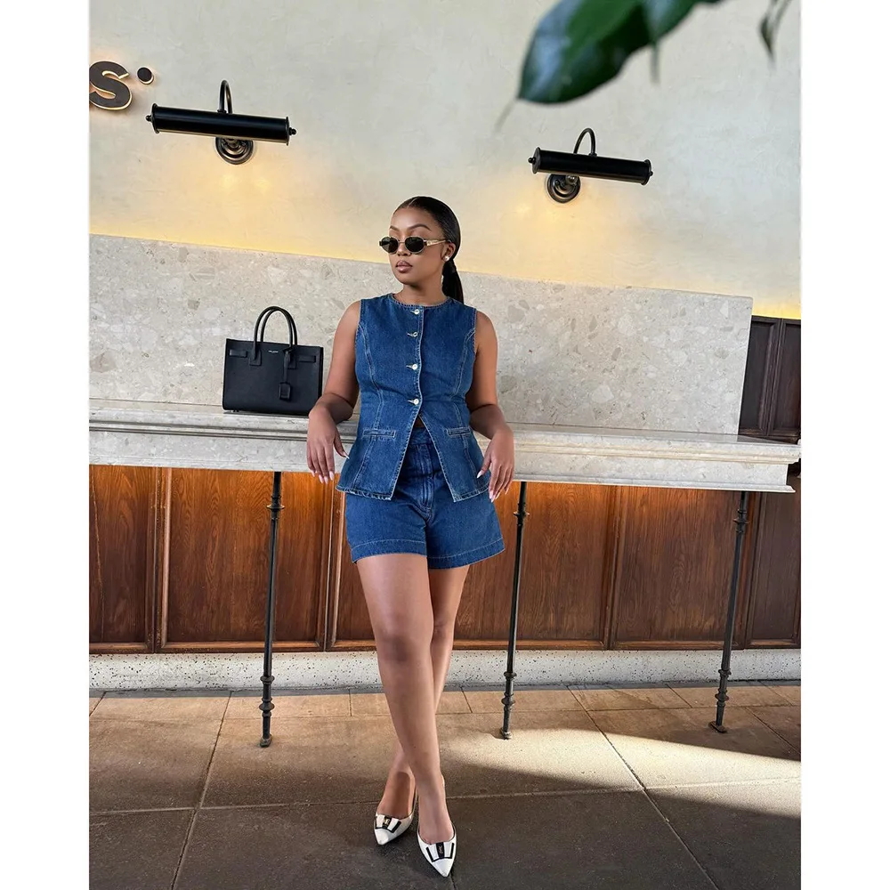 Fashionable Denim Sleeveless Top Bottoms Set Summer New Arrival Casual Style Cotton Material Unisex Color Pattern
Fashionable Denim Sleeveless Top Bottoms Set Summer New Arrival Casual Style Cotton Material Unisex Color Pattern