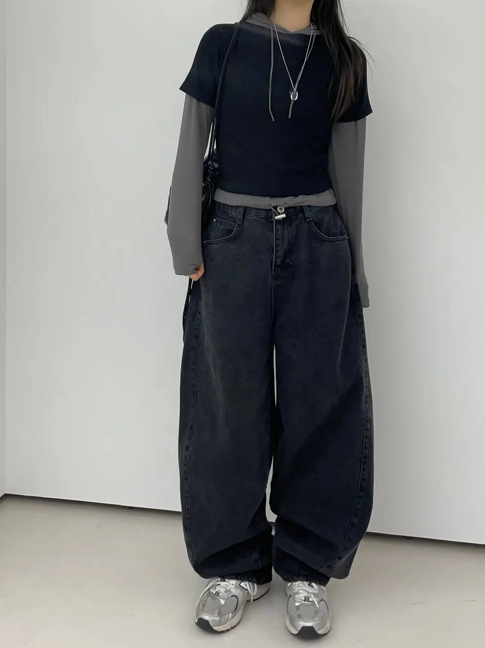 Women's Black Letter Embroidered Spliced Button Jeans Y2k American High Waist Street Vintage 2000s Gothic Wide Leg Baggy Jeans
Women's Black Letter Embroidered Spliced Button Jeans Y2k American High Waist Street Vintage 2000s Gothic Wide Leg Baggy Jeans