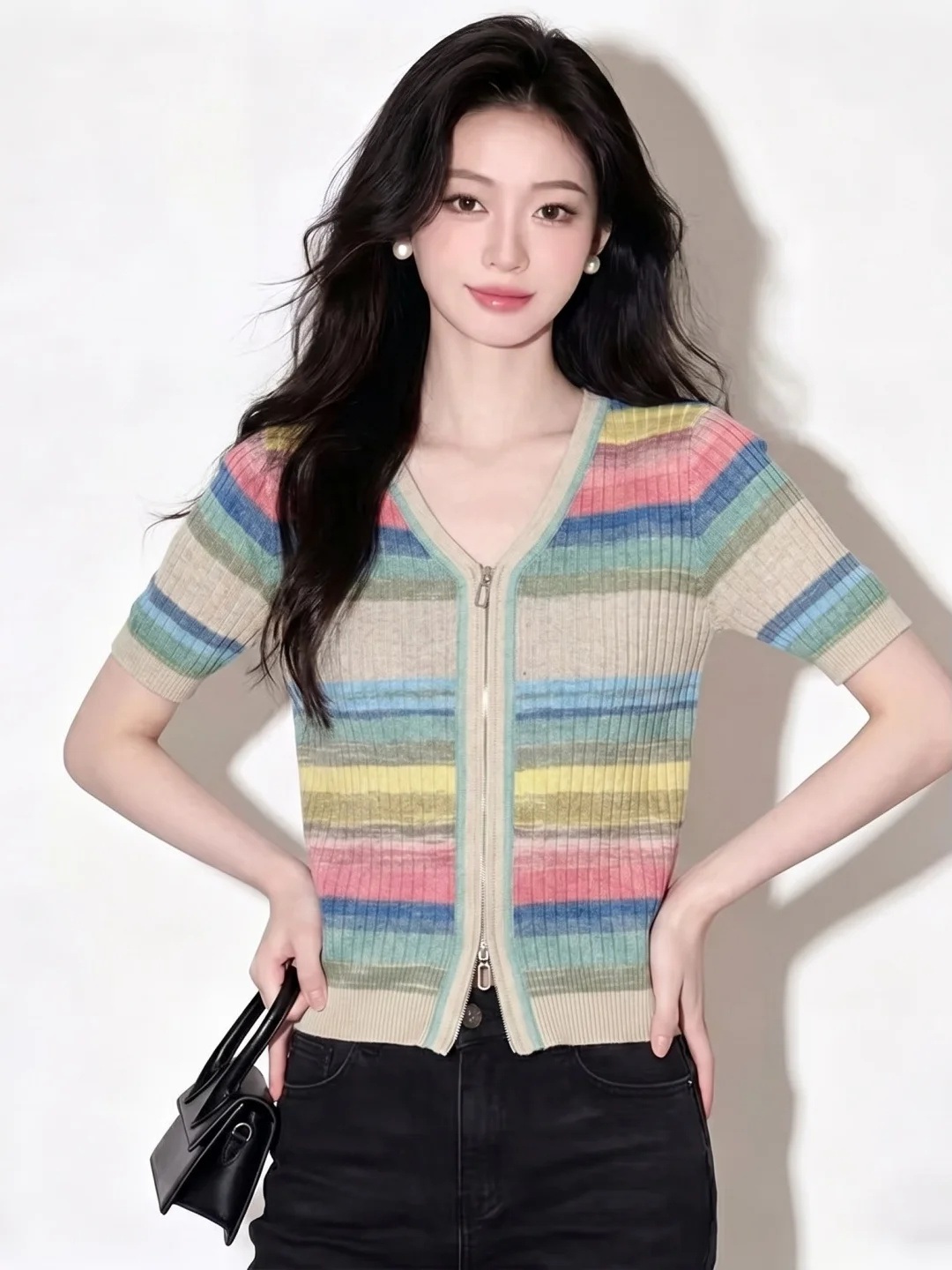 Sweet Striped V-Neck Korean Style Knitted Top Short Sleeve Summer Zipper Design Women's Fashion Soft Comfortable Kni...
Sweet Striped V-Neck Korean Style Knitted Top Short Sleeve Summer Zipper Design Women's Fashion Soft Comfortable Kni...
