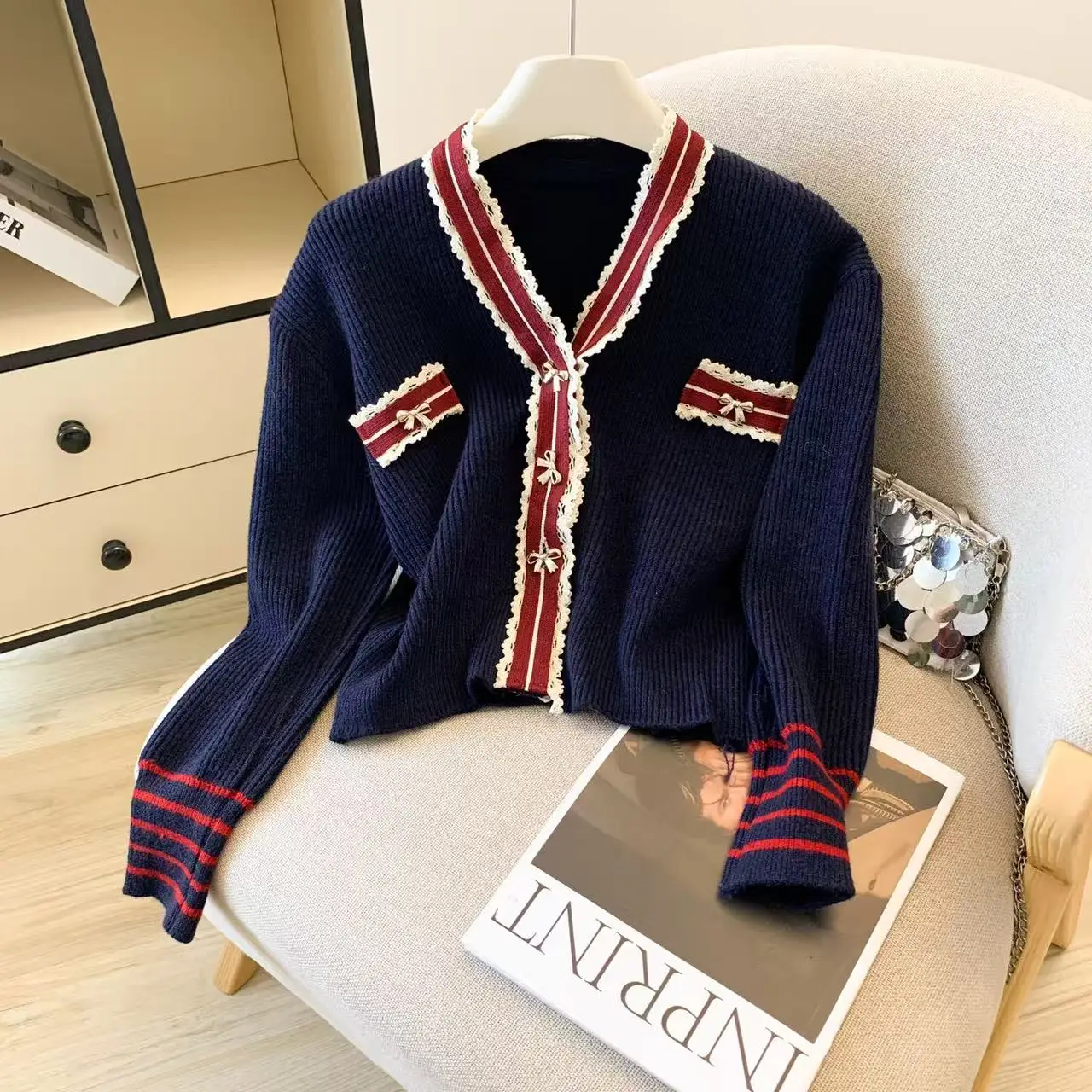 Women Navy Blue Cardigan Knit Sweater Vintage 2000s Y2k V-Neck Knitwear Preppy Style Long Sleeves Cashmere Sweater Autumn 2025
Women Navy Blue Cardigan Knit Sweater Vintage 2000s Y2k V-Neck Knitwear Preppy Style Long Sleeves Cashmere Sweater Autumn 2025