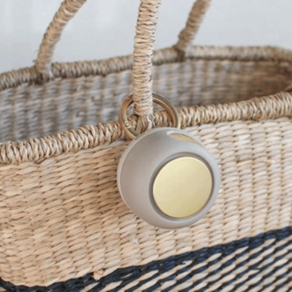 Personal Cooler Portable Design Bladeless Fan Compact Design USB Charging Mini Fan Pocket Size Lightweight Pocket Fan Commuting
Personal Cooler Portable Design Bladeless Fan Compact Design USB Charging Mini Fan Pocket Size Lightweight Pocket Fan Commuting