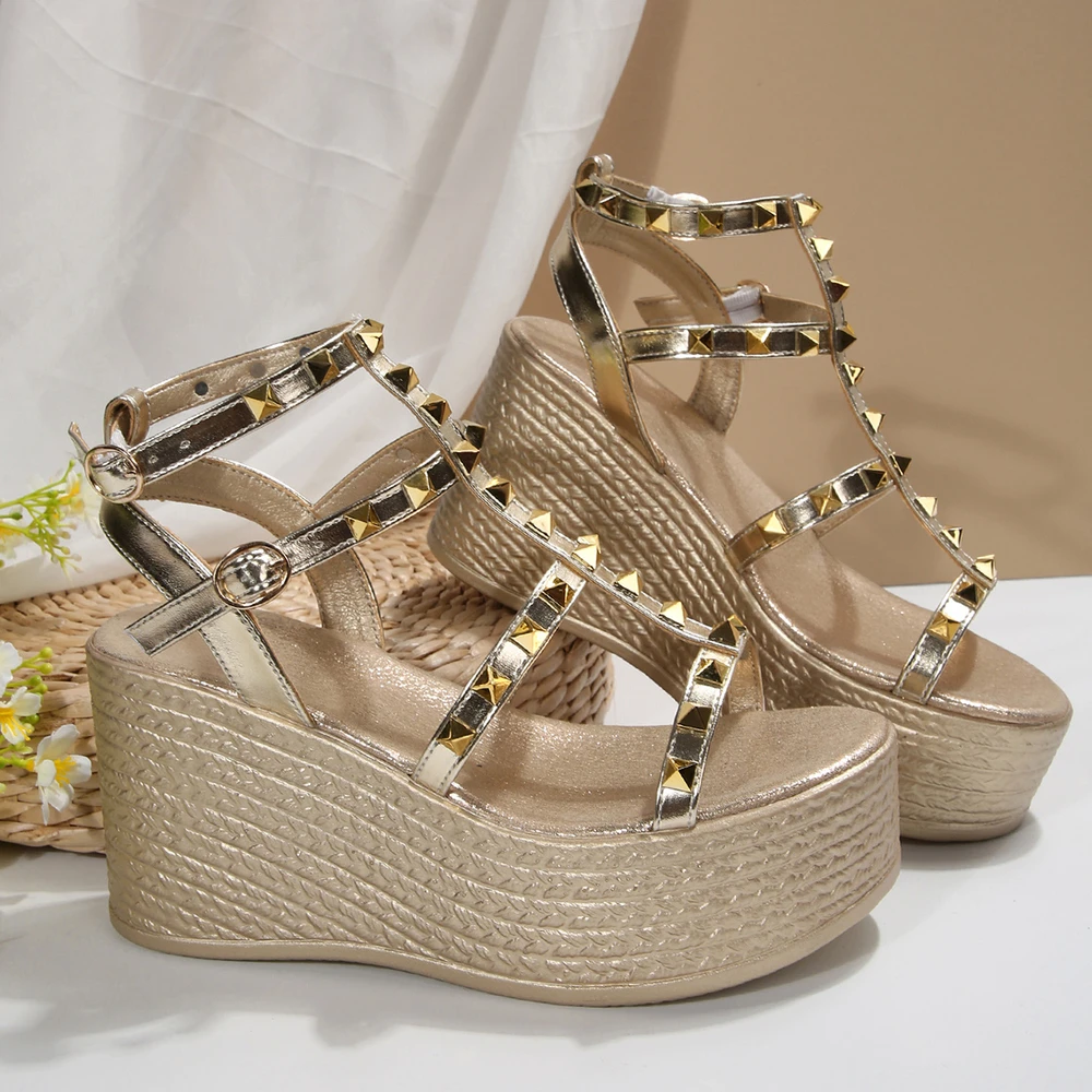 Summer Fashion Women Gold Rivet Studded Wedge Sandals Ankle Strap Espadrille Platform Sole Party Vacation Outdoor Casual Shoes
Summer Fashion Women Gold Rivet Studded Wedge Sandals Ankle Strap Espadrille Platform Sole Party Vacation Outdoor Casual Shoes