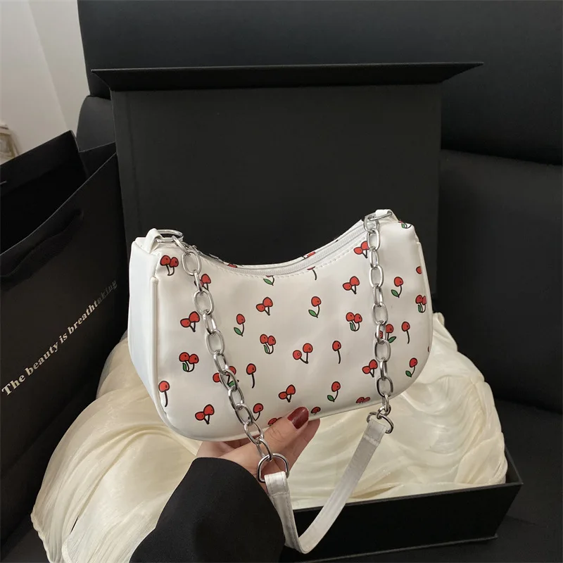 New Small Fresh Shoulder Bag Strawberry Printed Canvas Small Bag Trendy Fashion Handbag
New Small Fresh Shoulder Bag Strawberry Printed Canvas Small Bag Trendy Fashion Handbag