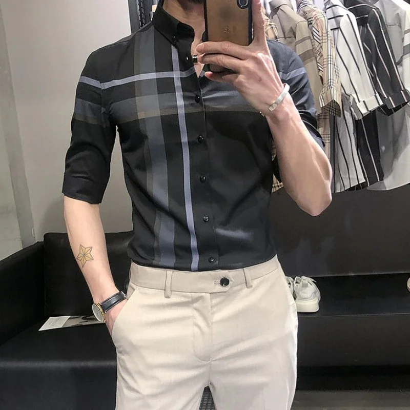 Shirts for Men Plaid Short Sleeve Check Man ShirtShort White Black with Collar Silk Elegant Cotton Korean Style Button Up Tops
Shirts for Men Plaid Short Sleeve Check Man ShirtShort White Black with Collar Silk Elegant Cotton Korean Style Button Up Tops
