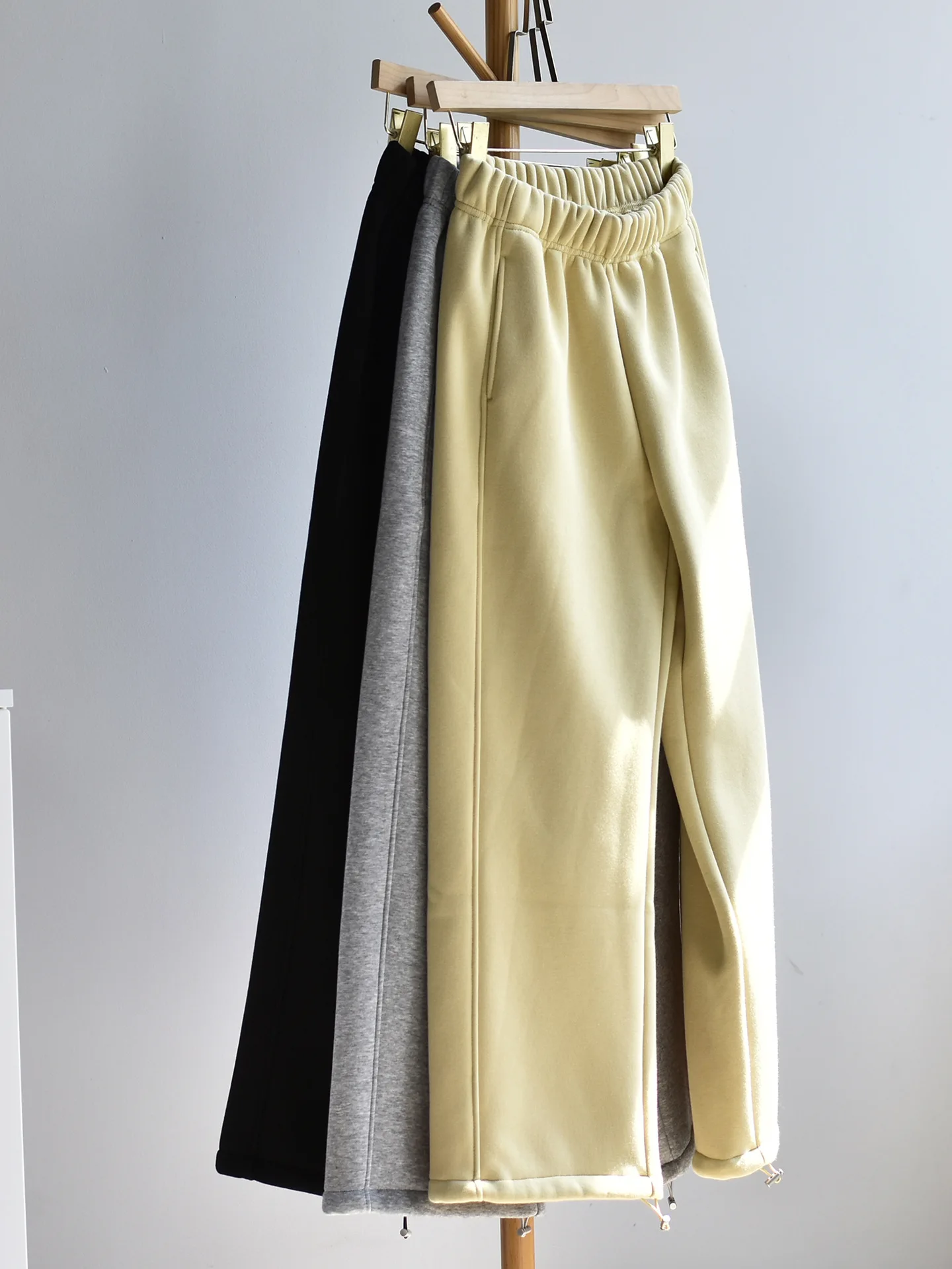 Women's Loose Sports Sweatpants Autumn Winter Cotton Gray Straight Leg Casual Drawstring Elastic Black Trousers
Women's Loose Sports Sweatpants Autumn Winter Cotton Gray Straight Leg Casual Drawstring Elastic Black Trousers