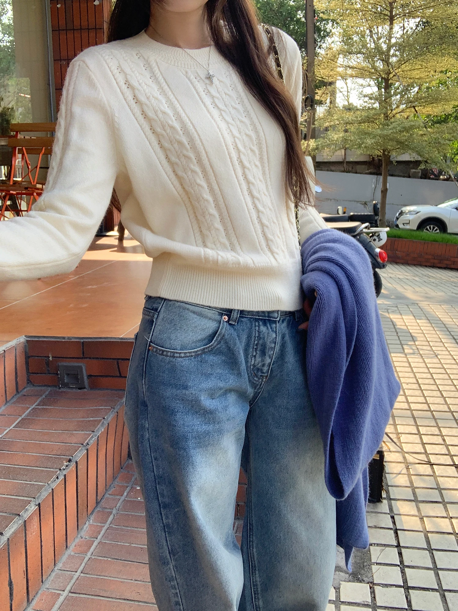 Soft Cozy Overhead Long Sleeve round Neck Knitted Sweater Women's Autumn Winter Fashionable Top Loose Fit Comfortable Style
Soft Cozy Overhead Long Sleeve round Neck Knitted Sweater Women's Autumn Winter Fashionable Top Loose Fit Comfortable Style