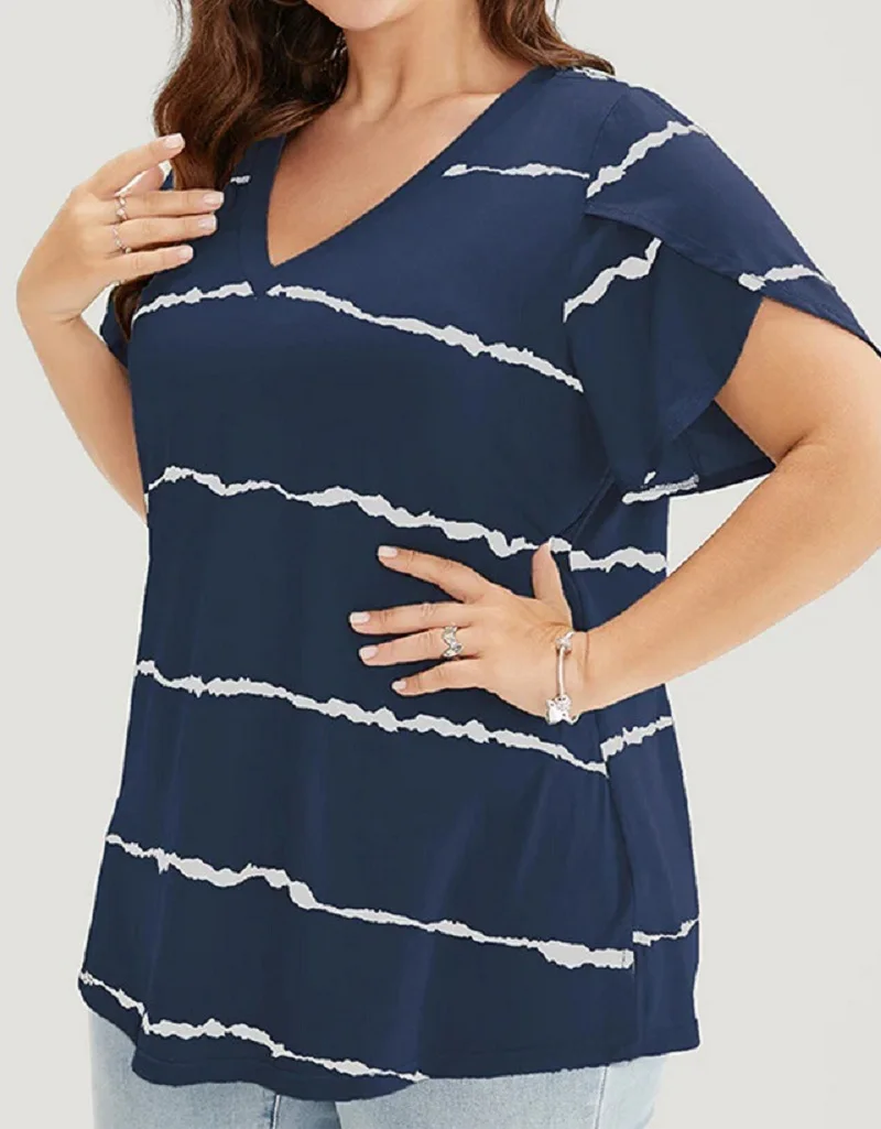 2024 Summer New Women's Plus Size Striped Lotus Leaf Sleeves V-Neck Casual Comfortable Fresh Wweet Short Sleeved T-Shirt
2024 Summer New Women's Plus Size Striped Lotus Leaf Sleeves V-Neck Casual Comfortable Fresh Wweet Short Sleeved T-Shirt