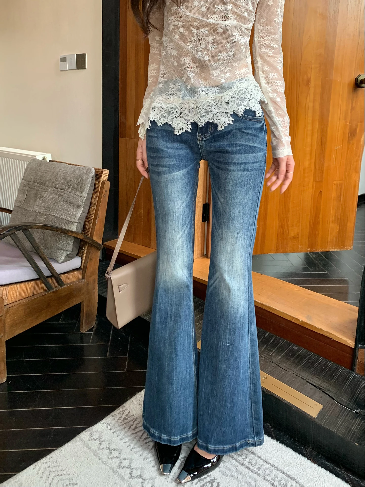 Low Waist Bell Bottom Denim Jeans Women's Casual Straight Leg Blue Washed Slim Fit Trousers Comfortable Cotton Pants
Low Waist Bell Bottom Denim Jeans Women's Casual Straight Leg Blue Washed Slim Fit Trousers Comfortable Cotton Pants